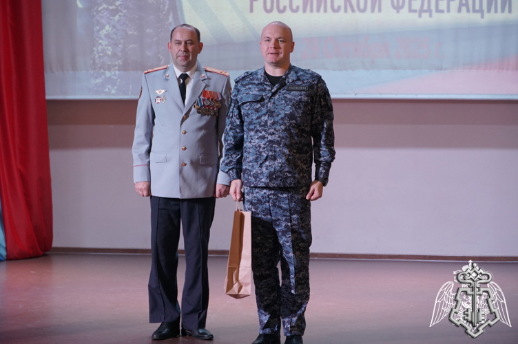 Cотрудники вневедомственной охраны Росгвардии отмечают 73 годовщину образования подразделения
