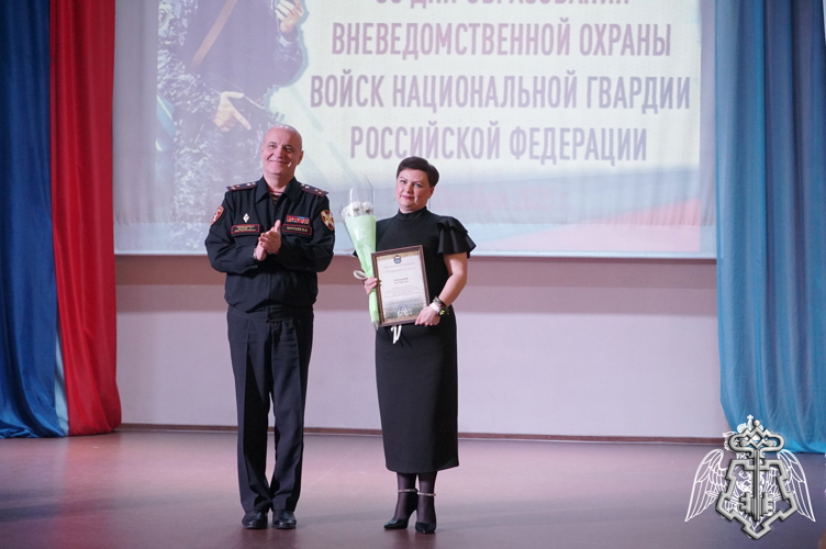Cотрудники вневедомственной охраны Росгвардии отмечают 73 годовщину образования подразделения