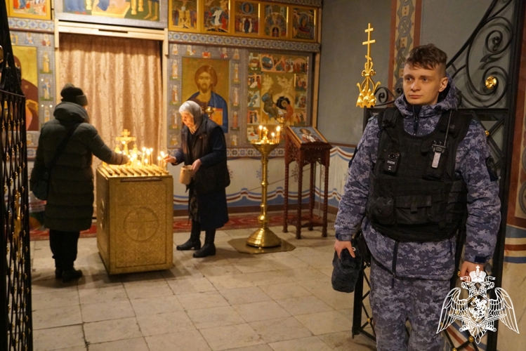 Около 100 новгородских росгвардейцев обеспечат правопорядок во время празднования Рождества Христова