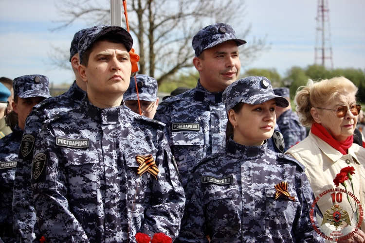 В Великом Новгороде сотрудники и военнослужащие Росгвардии приняли участие в мероприятиях, посвященных 81-й годовщине Победы в Великой Отечественной войне