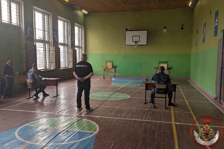 В Новгородской области росгвардейцы стали призерами соревнований по стрельбе