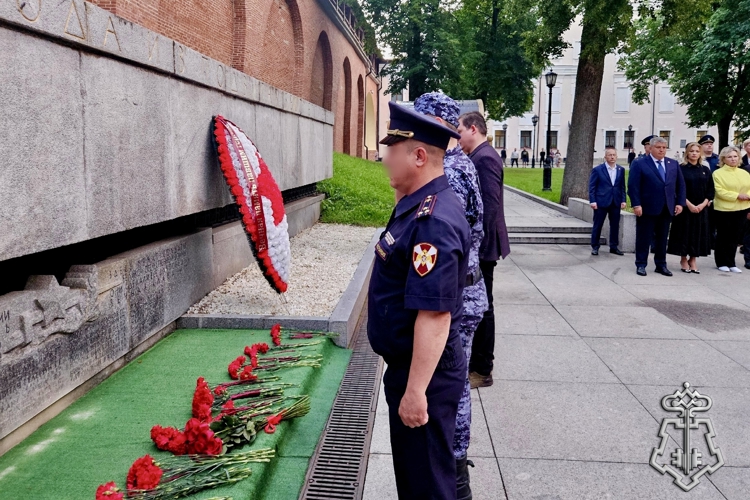 Сотрудники и военнослужащие регионального управления Росгвардии присоединились к всероссийской акции «Свеча памяти»