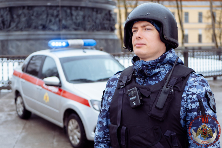 Новгородские росгвардейцы задержали мужчину