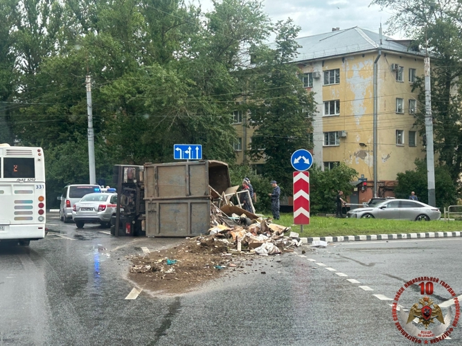 Новгородские росгвардейцы оказали помощь при дорожно-транспортном происшествии
