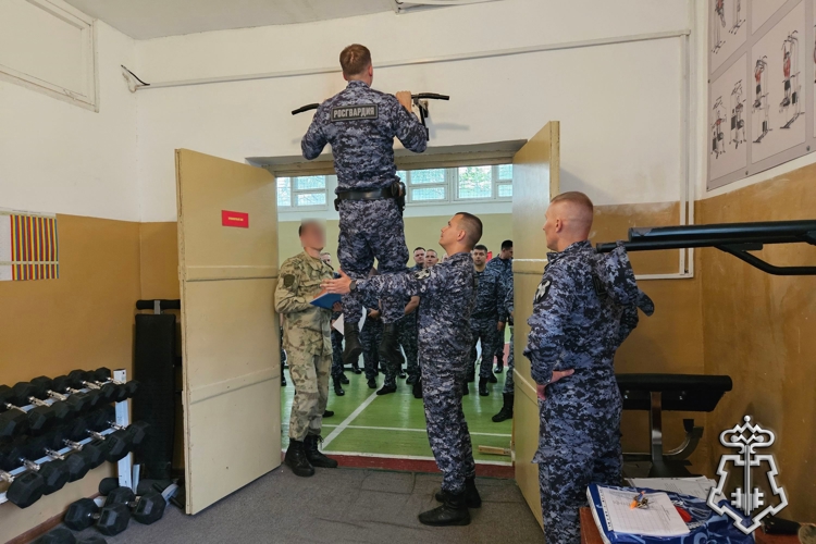 Новгородские росгвардейцы завоевали третье место в Санкт-Петербурге на окружном этапе ежегодного Всероссийского конкурса профессионального мастерства среди сотрудников вневедомственной охраны Росгвардии