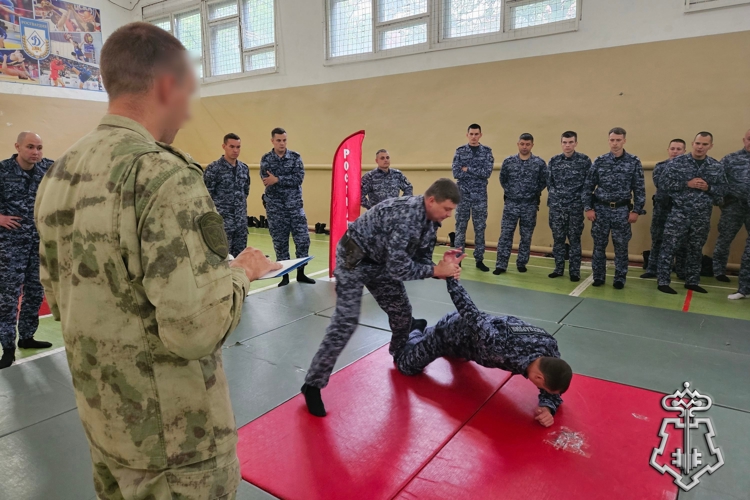 Новгородские росгвардейцы завоевали третье место в Санкт-Петербурге на окружном этапе ежегодного Всероссийского конкурса профессионального мастерства среди сотрудников вневедомственной охраны Росгвардии