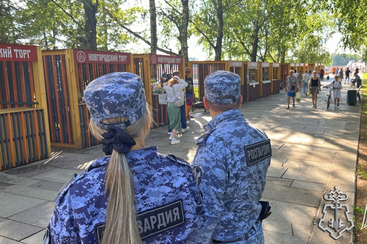 Новгородские росгвардейцы обеспечили безопасность во время проведения мероприятий, посвященных Дню ВМФ