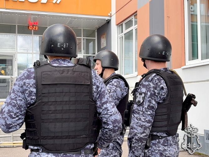 Новгородские росгвардейцы приняли участие во всероссийских учениях на объектах образования