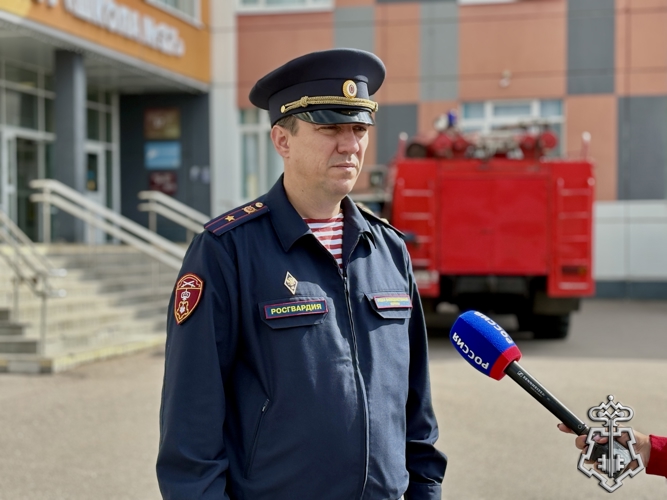 Новгородские росгвардейцы приняли участие во всероссийских учениях на объектах образования