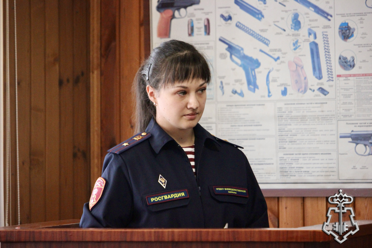 Врио начальника Управления Росгвардии по Новгородской области подвел итоги служебной деятельности сотрудников вневедомственной охраны за 9 месяцев 2026 года