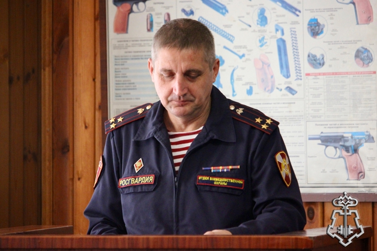 Врио начальника Управления Росгвардии по Новгородской области подвел итоги служебной деятельности сотрудников вневедомственной охраны за 9 месяцев 2026 года